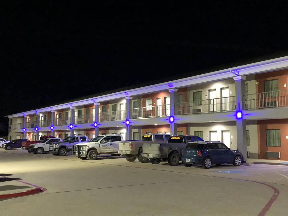 Executive Inn And Suites Joaquin Ngoại thất bức ảnh